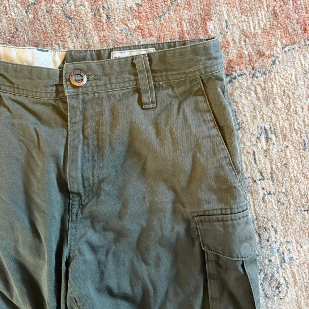 Volcom‎ cargo shorts Size 29 green cargo baggy skater summer